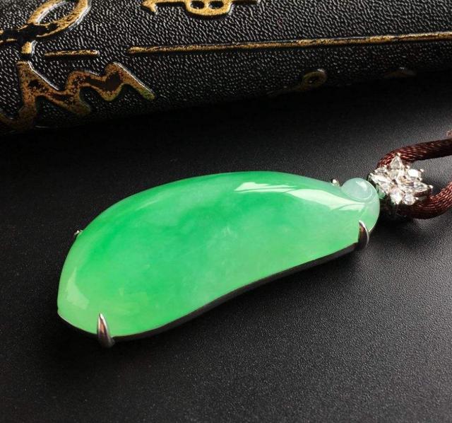 翡翠以绿为贵，你都知道怎么分辨吗？  第4张