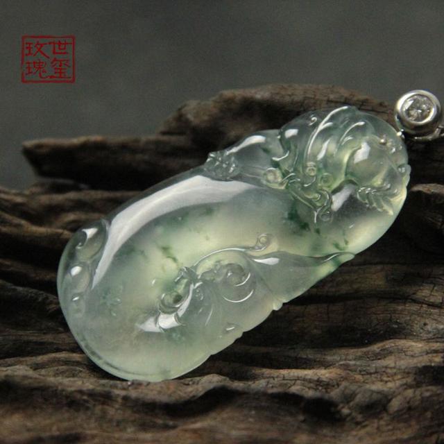 翡翠原石求本色以绿为尊，“色差一分，价差天与地“  第5张