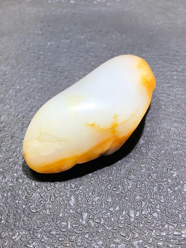 和田玉“白色”最贵？别逗了都是炒作！这个色才是和田玉“王者”  第2张