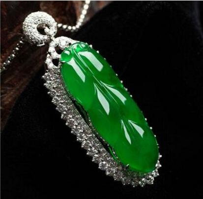 男士佩戴翡翠观音吊坠讲究七彩云南翡翠好吗 七彩云南翡翠哪里能买到   第2张