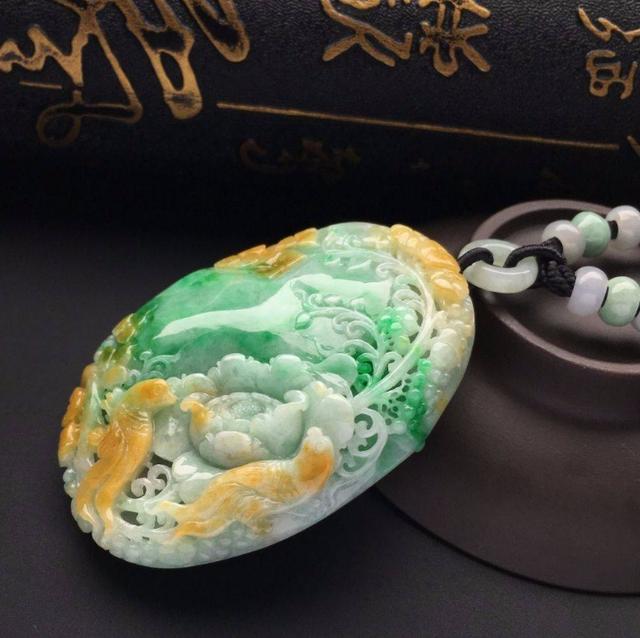 从备受瞩目到遭人嫌弃，经历高开低走后，白色翡翠终于再次逆袭！  第23张