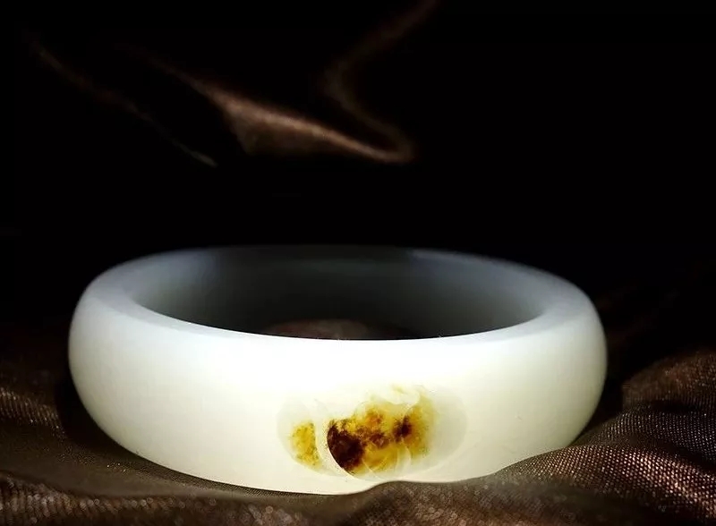 冰乌鸡种翡翠值钱吗盘点玉石市场这十年得变化  第1张