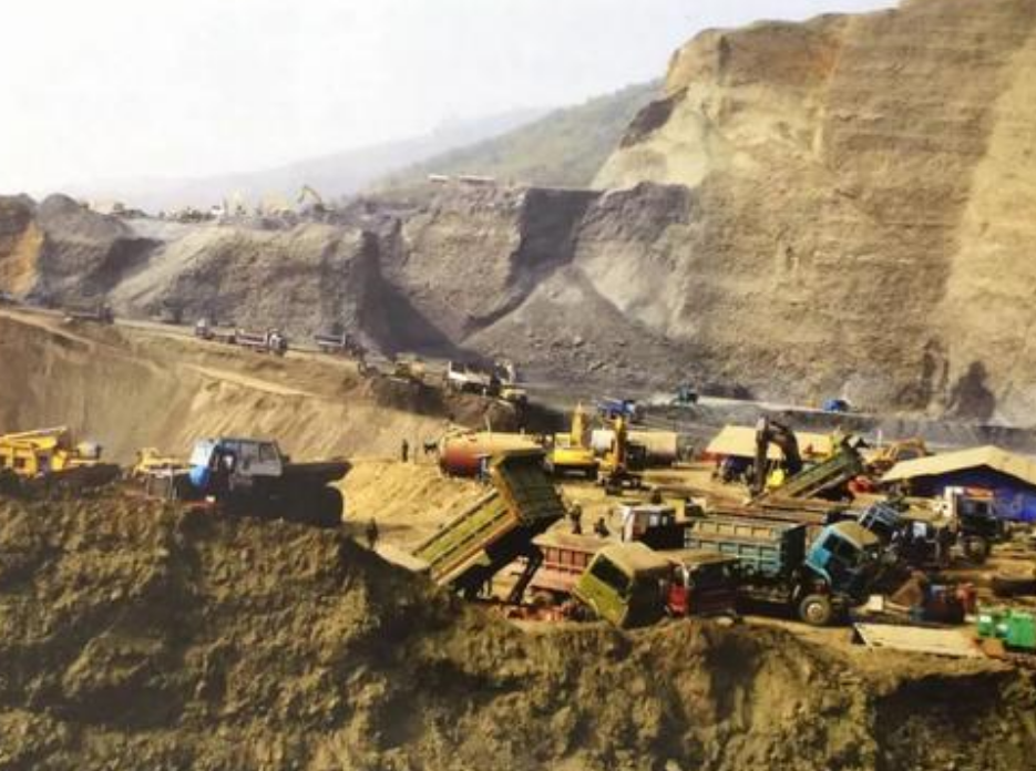 疫情持续蔓延，缅甸玉石批发市场再次关闭，翡翠价格又要上涨？  第7张