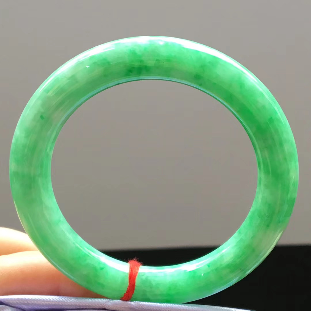 花青墨绿翡翠手镯豆种翡翠价值如何？  第1张