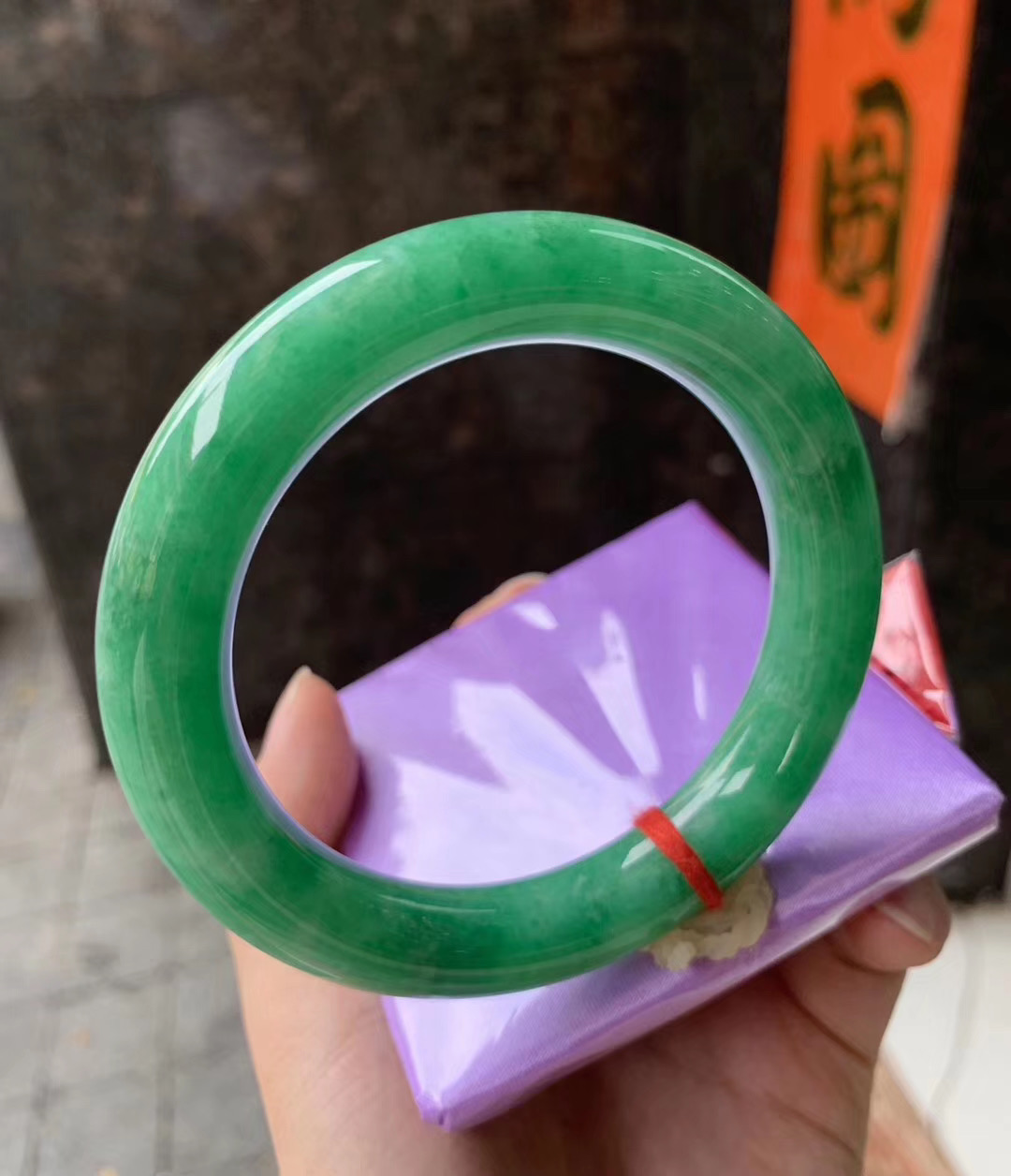 豆种翡翠不值钱？色、水佳者一样身价猛涨！  第8张