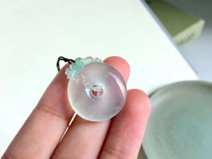 如何鉴别翡翠紫罗兰巧雕翡翠平安扣翡翠   第4张