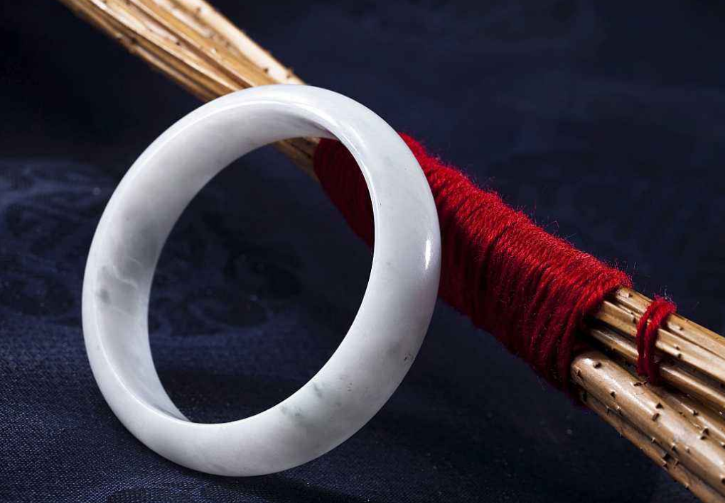 疫情持续蔓延，缅甸玉石批发市场再次关闭，翡翠价格又要上涨？  第11张