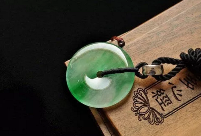 金丝成线谱华章，金丝入翠抒玉境——金丝种翡翠  第5张