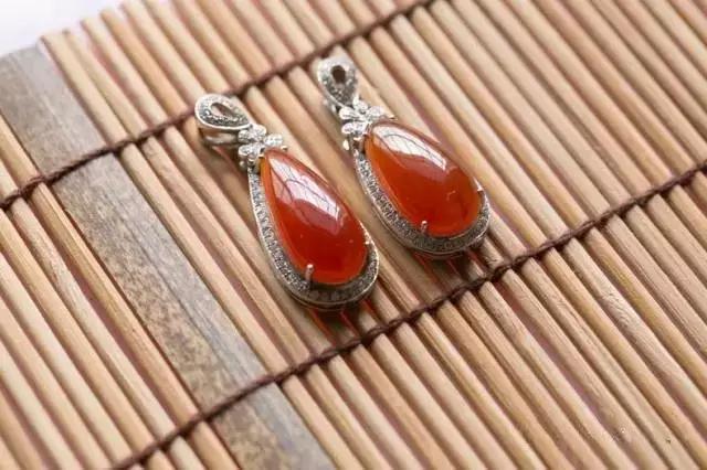 为翡翠手镯极品红翡现身！谁说红翡不值钱！  第6张