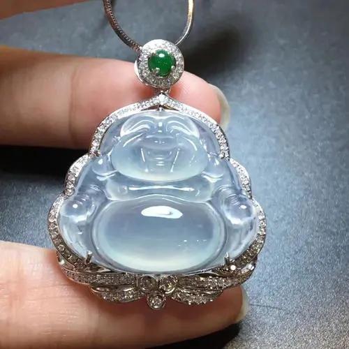 白色的翡翠价格贵吗？你会挑选吗？  第8张