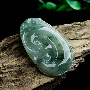 翡翠冰种飘花怎么鉴别翡翠小挂件吉祥如意的喻意是啥？如何保养？   第1张