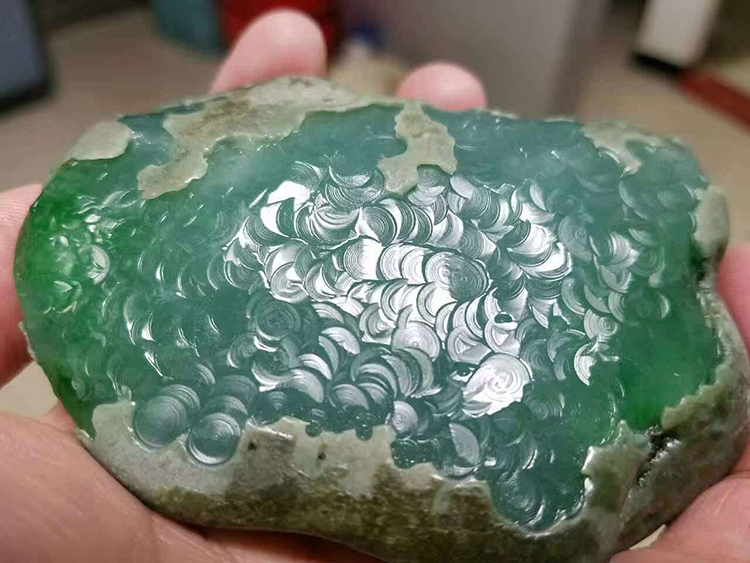 玉石毛料的价值是多少 什么是玉石毛料   第2张