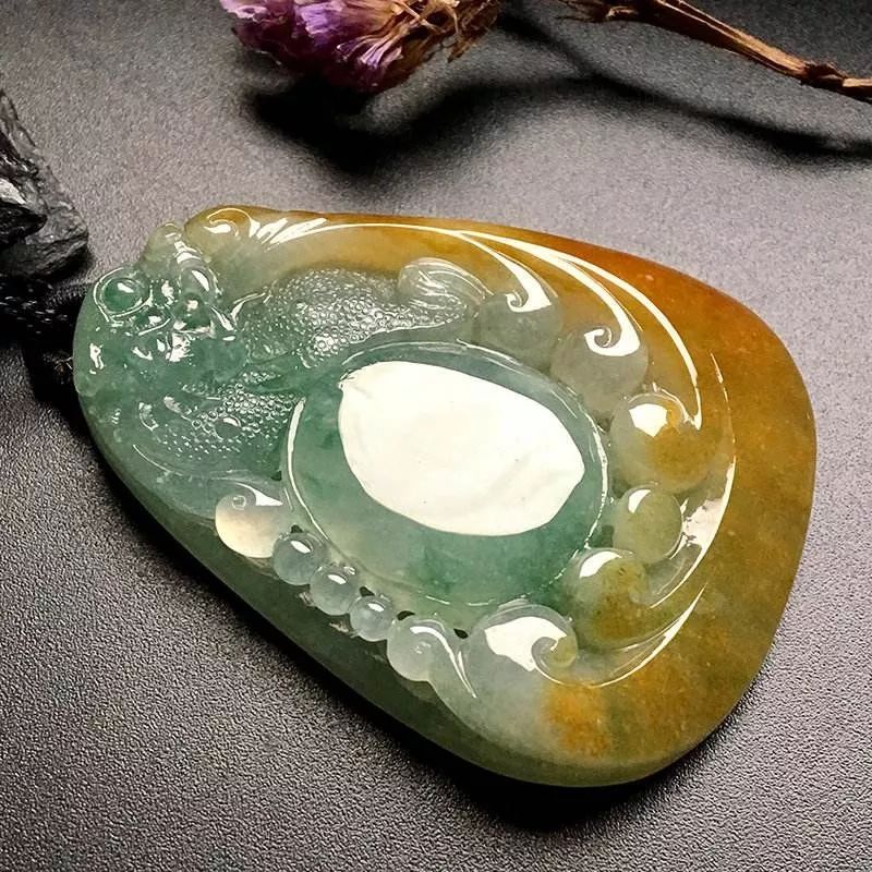 黄加绿翡翠是一种什么样的翡翠？它的价值如何？  第14张