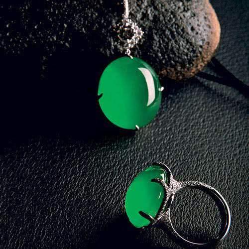 翡翠吊坠镶翡翠矿区即将停产？你的翡翠将价值连城？  第3张