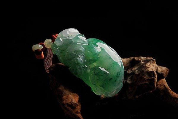 翡翠行情未来趋势还会怎么变？  第2张