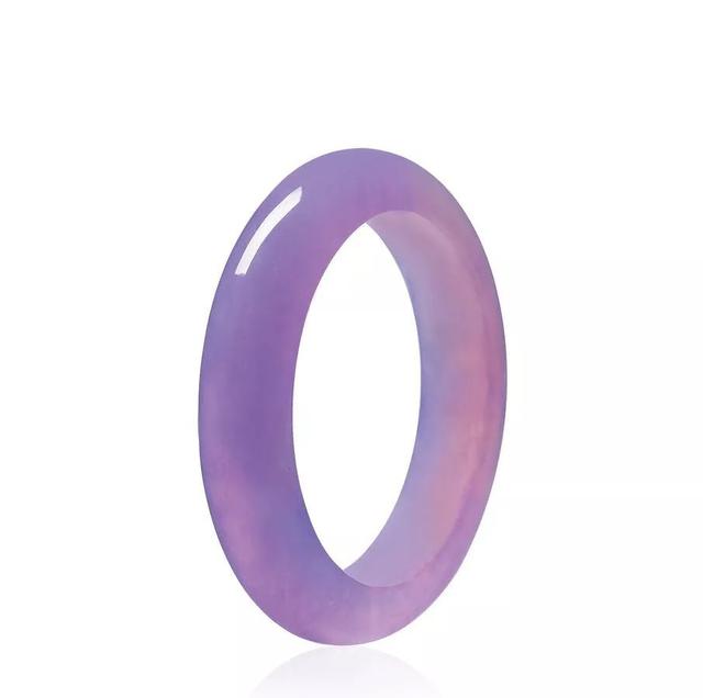 列举2018年翡翠拍卖行情，对比看看你手中的翡翠价值几何  第9张