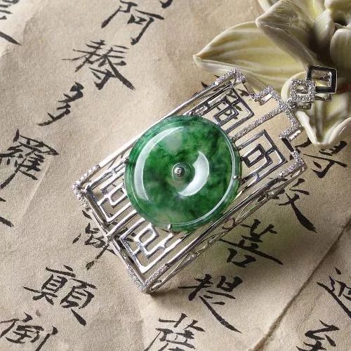 黄翡的价格高吗？黄翡与绿翡翠，哪种更好？  第5张