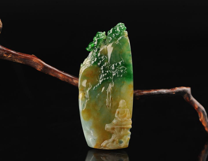 翡翠吊坠的鉴定风格庄严大气，被视为权力和财富的象征，黄翡的价格仍十分实惠  第27张