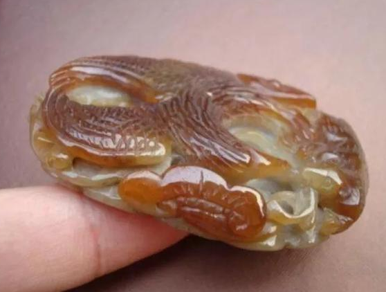 翡翠红色系列：鸡冠红的翡翠收藏价值高，成为市面上最抢手的翡翠  第6张