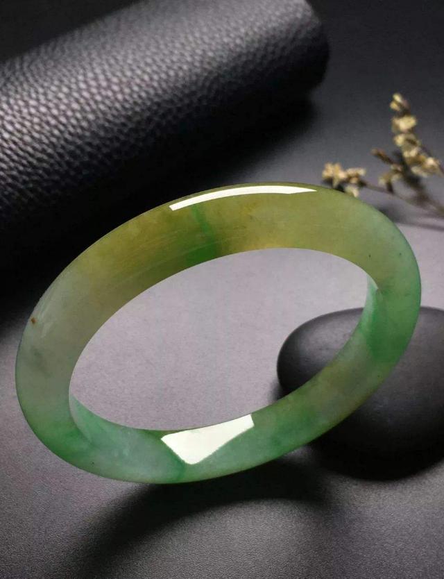 什么是冰种翡翠五句不能说如果按照重量计算翡翠的价格，砖头料就成了我们买不起的珍品  第17张