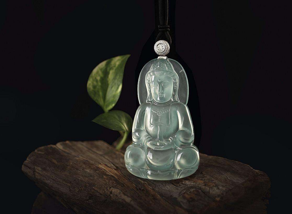 国人的玩玉历史长达七千年，初来乍到的翡翠为什么能后来居上？  第1张