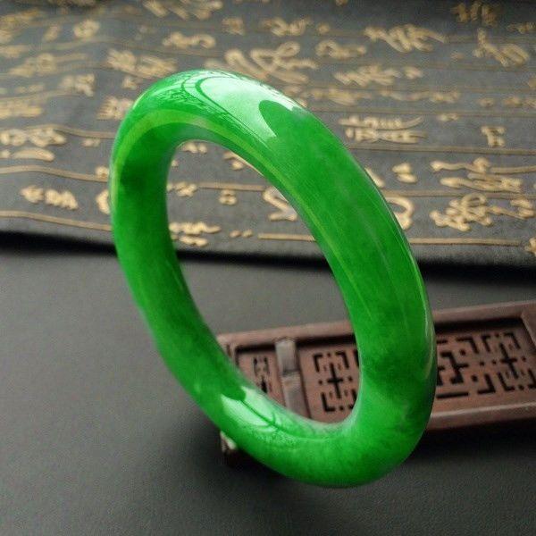 豆种翡翠就是低端翡翠吗？有的豆种比玻璃种还贵呢！  第4张