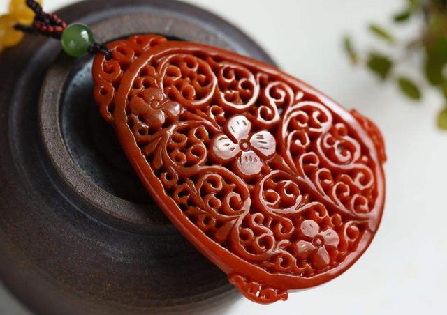 翡翠手镯圈口磨损红色的翡翠为什么称为红翡，而不是红翡翠？原来它是一种次生色  第16张