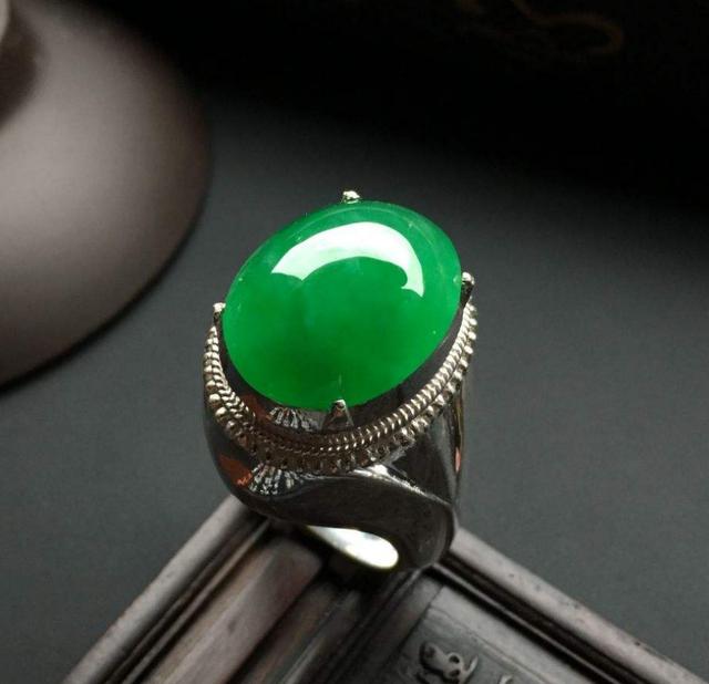 翡翠以绿为贵,你都知道怎么分辨吗? 第21张