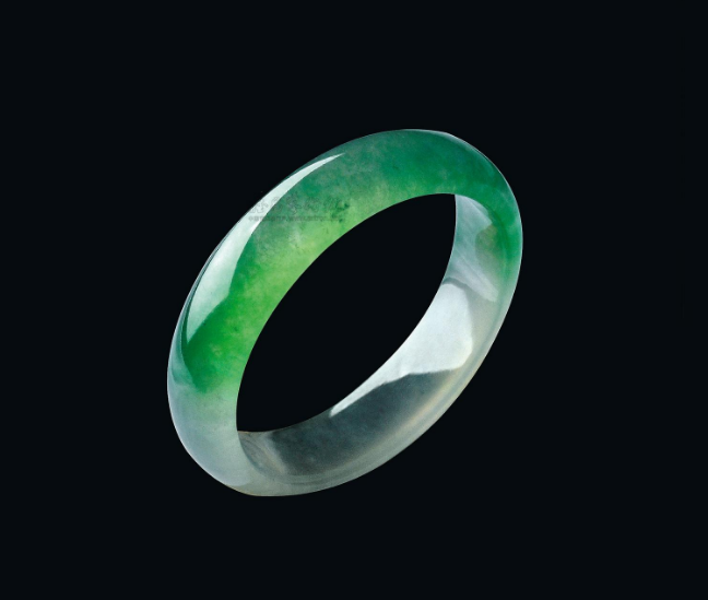 玻璃种翡翠市场行情走向将会如何？  第8张