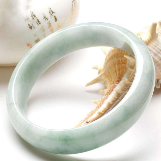 从备受瞩目到遭人嫌弃，经历高开低走后，白色翡翠终于再次逆袭！  第27张