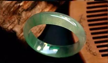 什么颜色的翡翠手镯最全翡翠品种大全，图文详解！  第19张