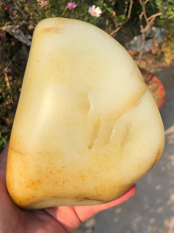 翡翠原石玻璃种飘雪花和田玉价格一路上涨，是人为炒作吗？  第4张