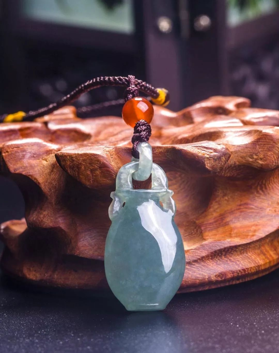 阳绿翡翠手镯圆条蓝水翡翠的价格如何？我们该如何挑选蓝水翡翠？  第7张