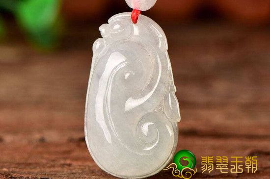 玉如意吊坠男性带好么，男戴玉如意的益处   第2张