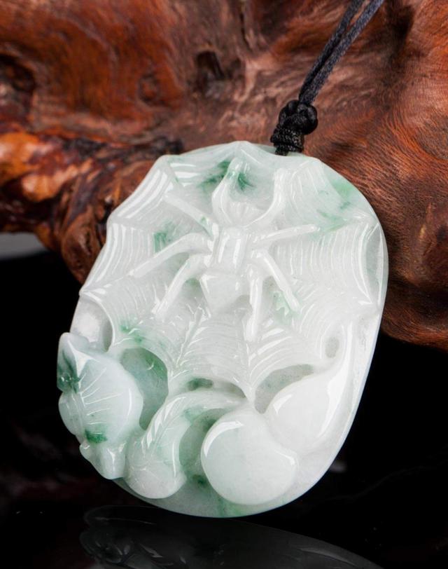 从备受瞩目到遭人嫌弃，经历高开低走后，白色翡翠终于再次逆袭！  第17张