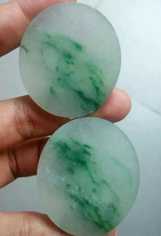 如何保养翡翠糯冰种翡翠切涨不容易，却可以靠手镯芯大涨一次！  第4张