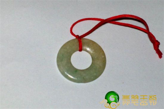 翡翠中藓怎样才会化开？翡翠原石中癣怎样形成的?   第3张