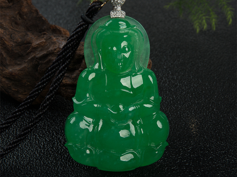 白瓷底翡翠原石图片中档翡翠也能升值！糯种翡翠怎么挑？  第2张