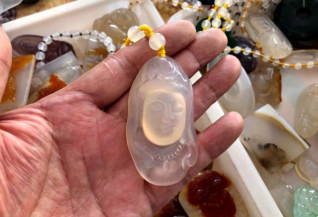 玛瑙第一镇：疫情后生意惨淡，水胆玛瑙白菜价，玛瑙这行业怎么了  第17张