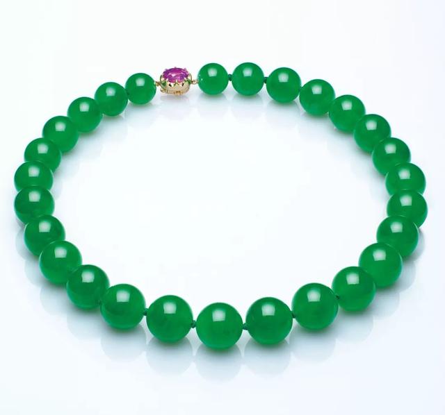 翡翠手镯真实故事欧美珠宝公司暂停采购缅甸珠宝，是行情冷淡？还是供不应求？  第2张