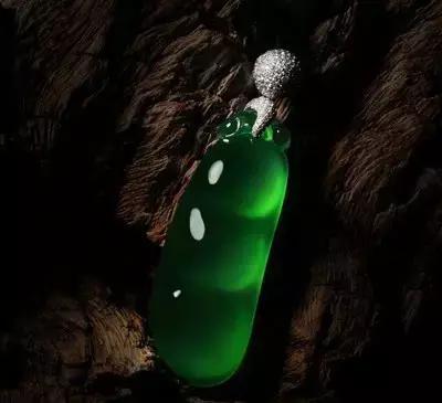 酸洗过的翡翠手镯图片高档翡翠收藏趋势  第3张