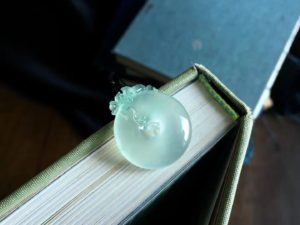 如何鉴别翡翠紫罗兰巧雕翡翠平安扣翡翠   第2张