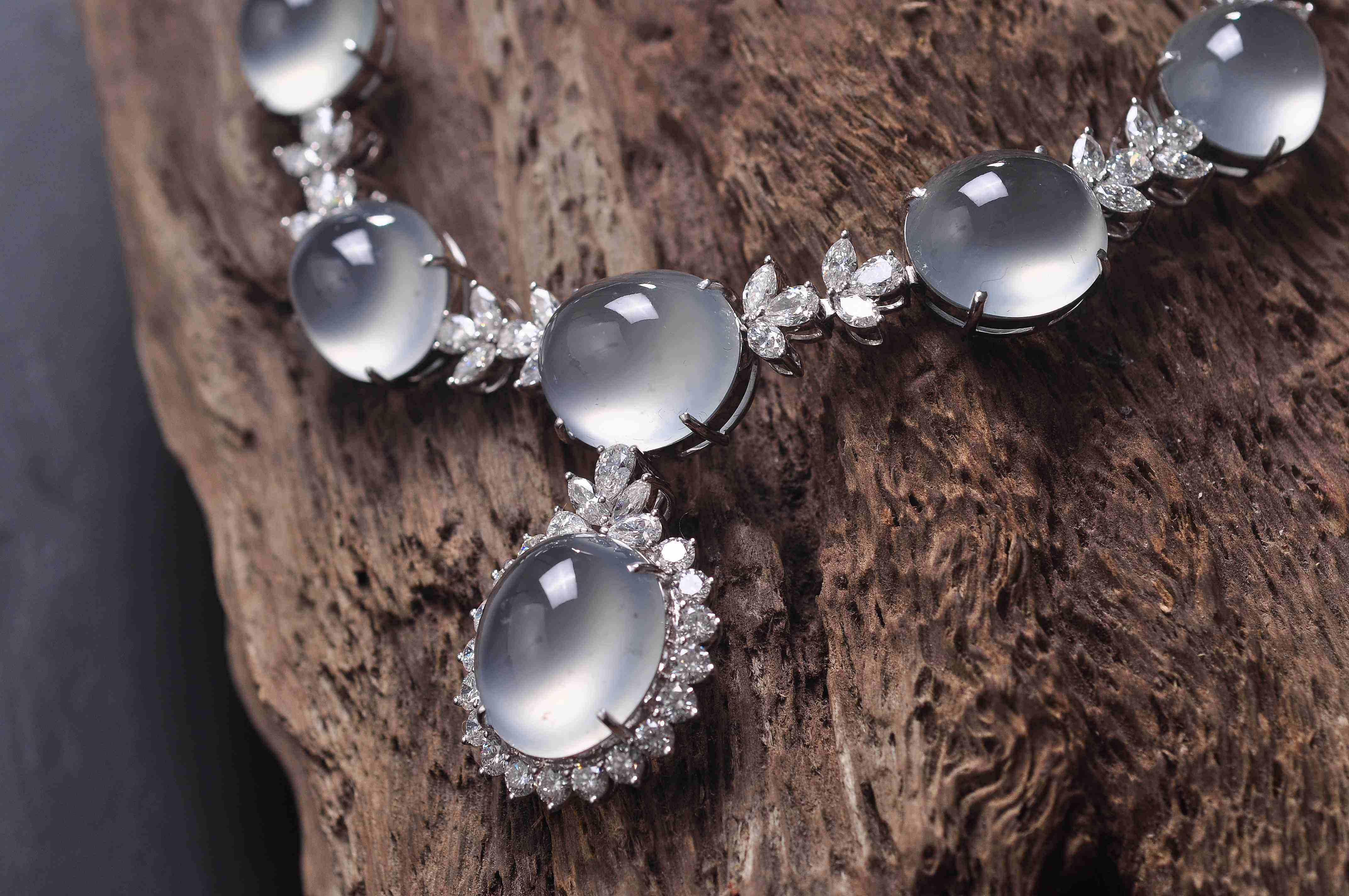 翡翠干青是什么缅甸买翡翠便宜吗？去缅甸买翡翠要留意什么？   第2张