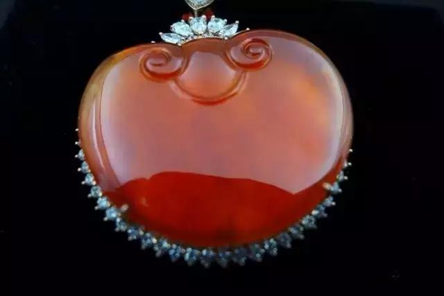 为翡翠手镯极品红翡现身！谁说红翡不值钱！  第11张