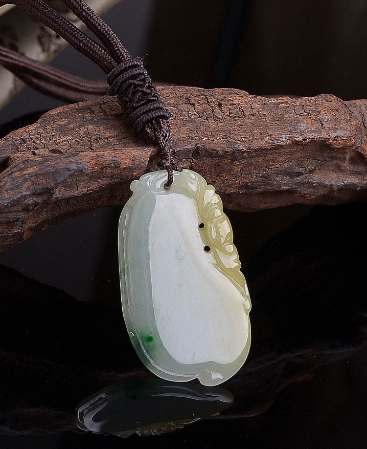 翡翠手镯通常为什么大家都不敢投资翡翠？价格跨度大，评估难度大，款式变化大  第16张