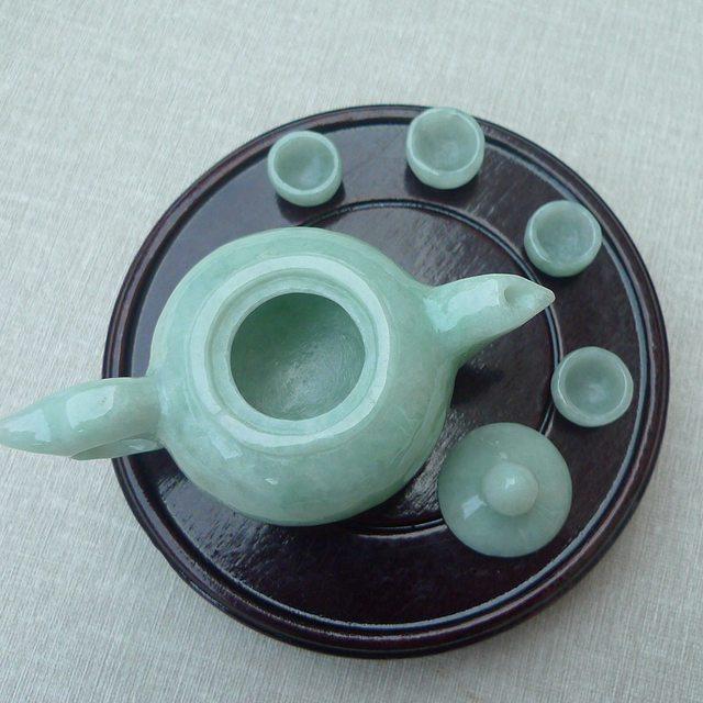 赌石 冰种翡翠翡翠渐渐转入淡季，很多翡翠都开始走向有价无市？  第13张