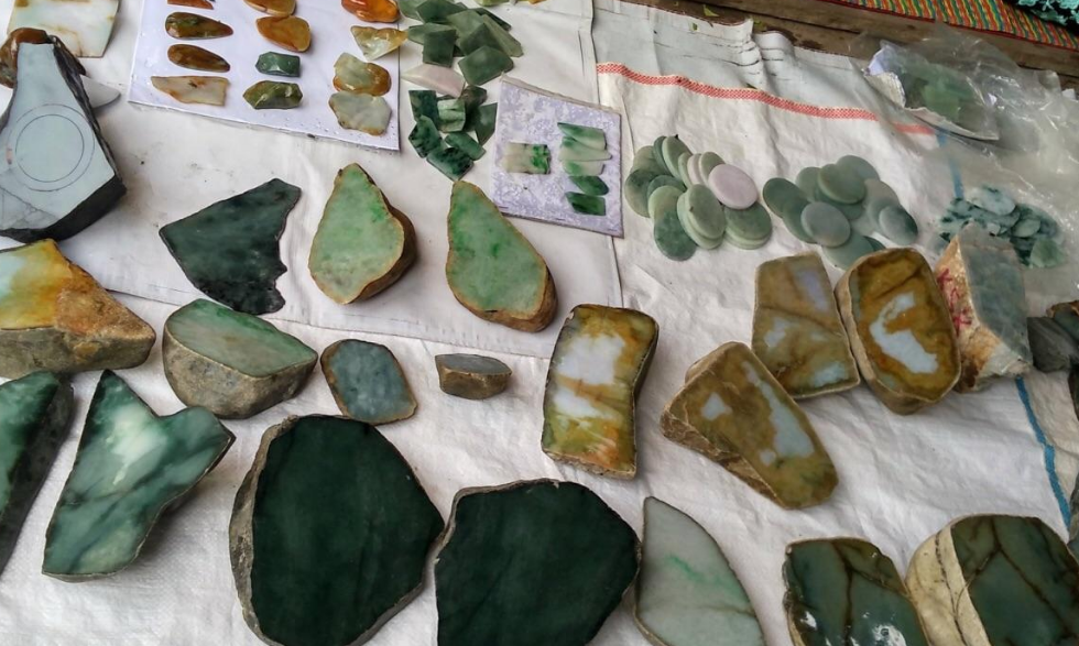 疫情持续蔓延，缅甸玉石批发市场再次关闭，翡翠价格又要上涨？  第2张