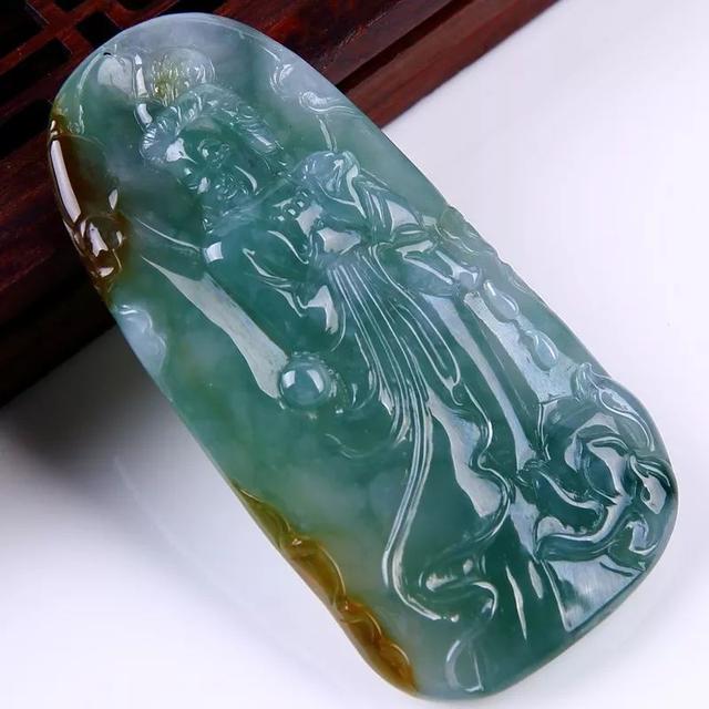 什么是蓝水翡翠？蓝水翡翠价格暴跌了吗？  第10张