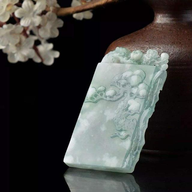 从备受瞩目到遭人嫌弃，经历高开低走后，白色翡翠终于再次逆袭！  第3张