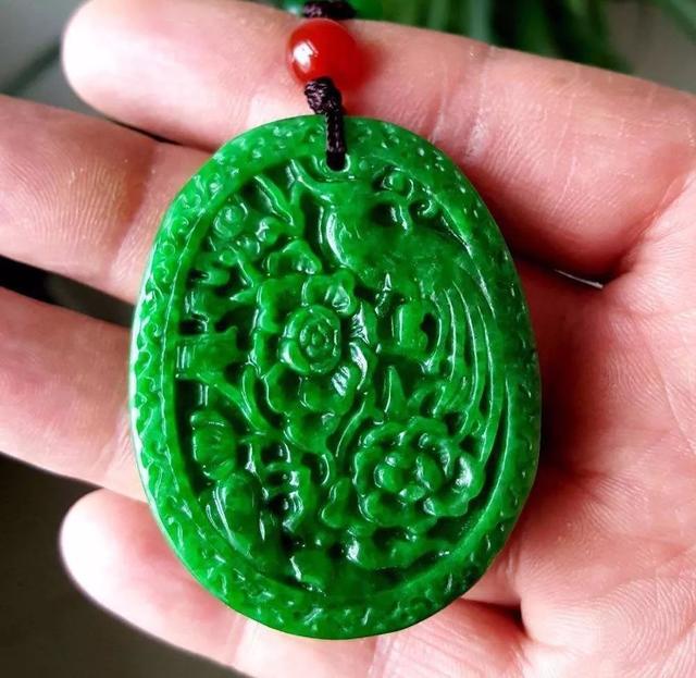 都说绿色的翡翠最贵，但这种满绿竟然不值钱？  第9张
